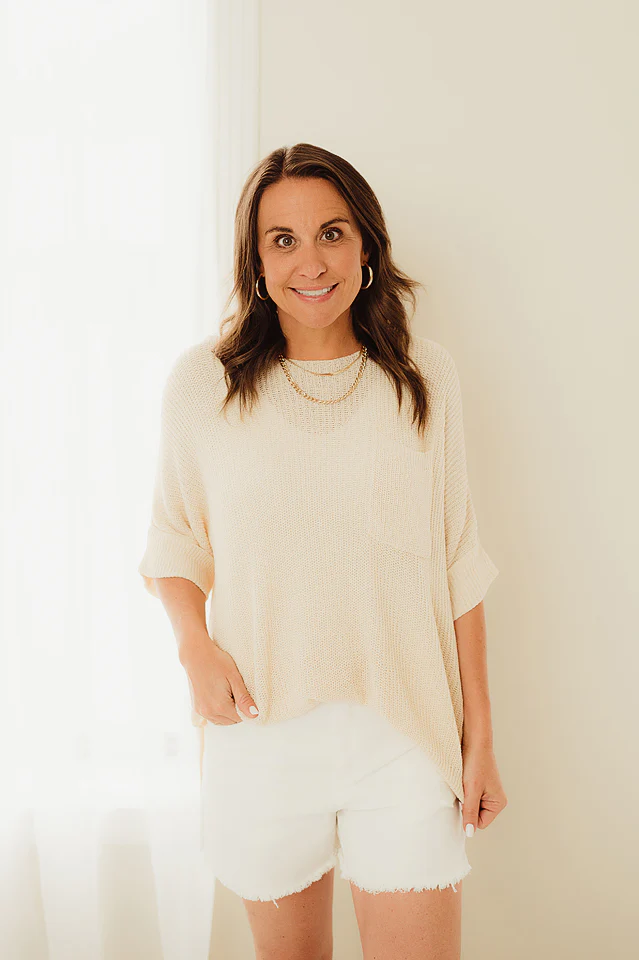 White Casual Washed Denim Shorts - Image 2