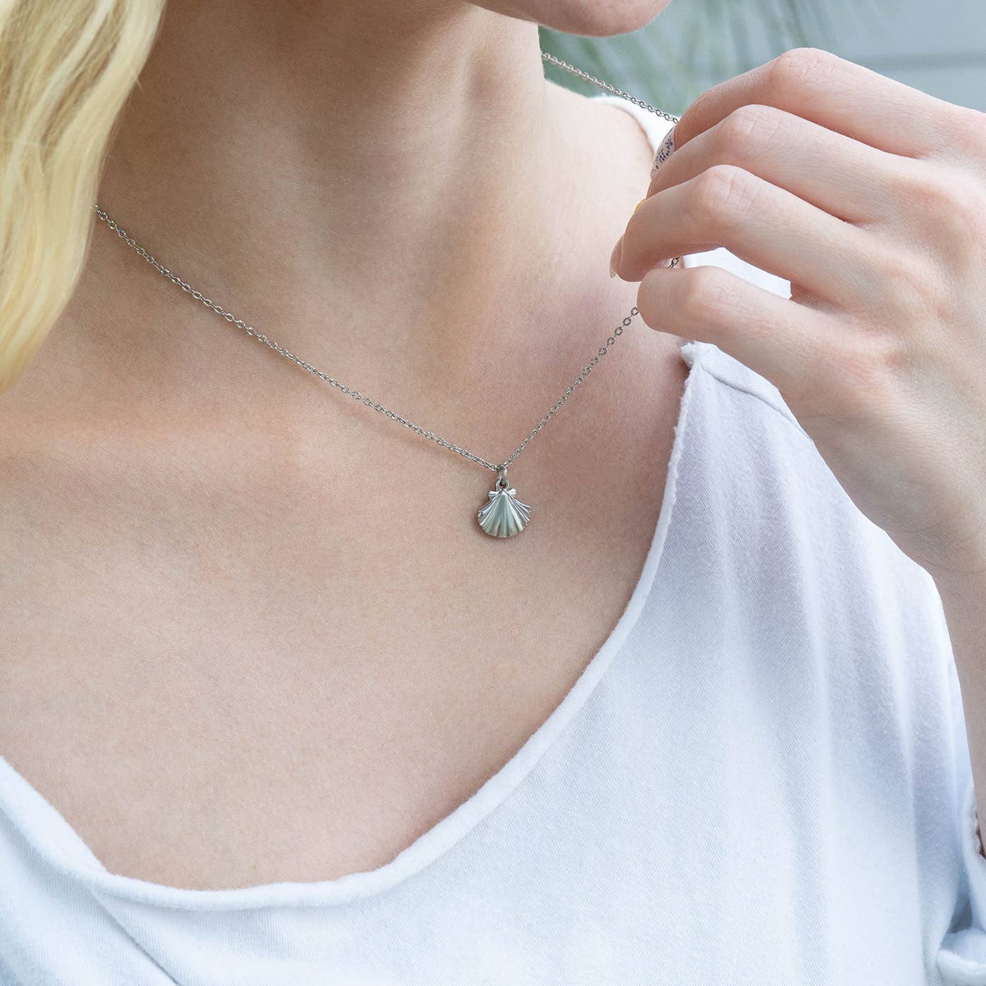 Crimped Oval Chain Necklace - Image 5
