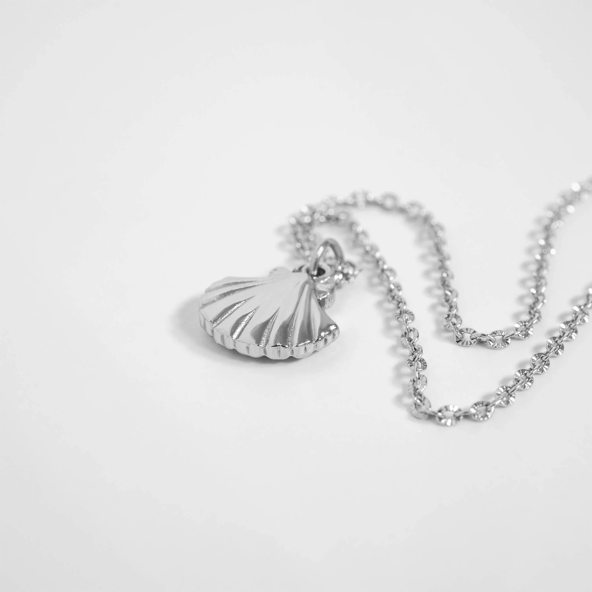 Crimped Oval Chain Necklace - Image 6