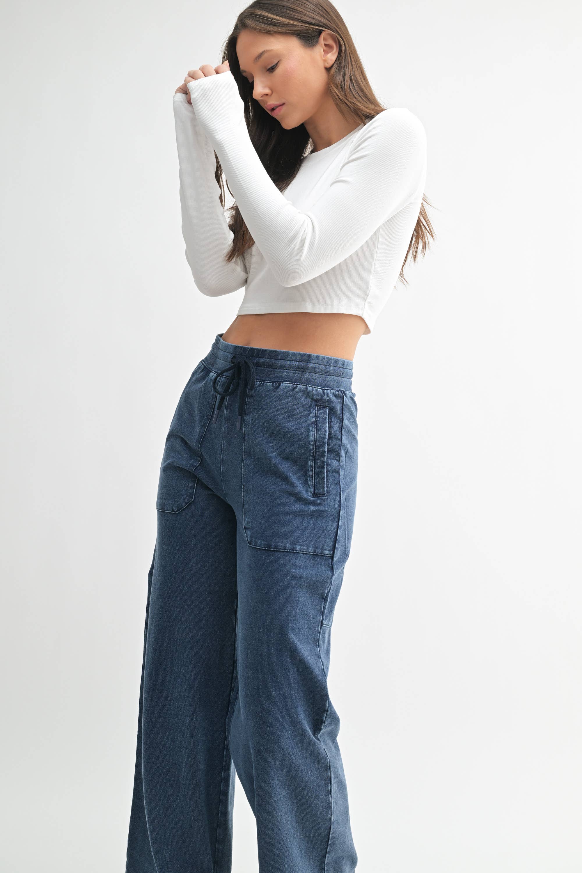Essential Stretch Crop - Image 2
