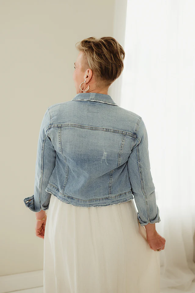 Light Wash Cropped Denim Jacket - Image 3