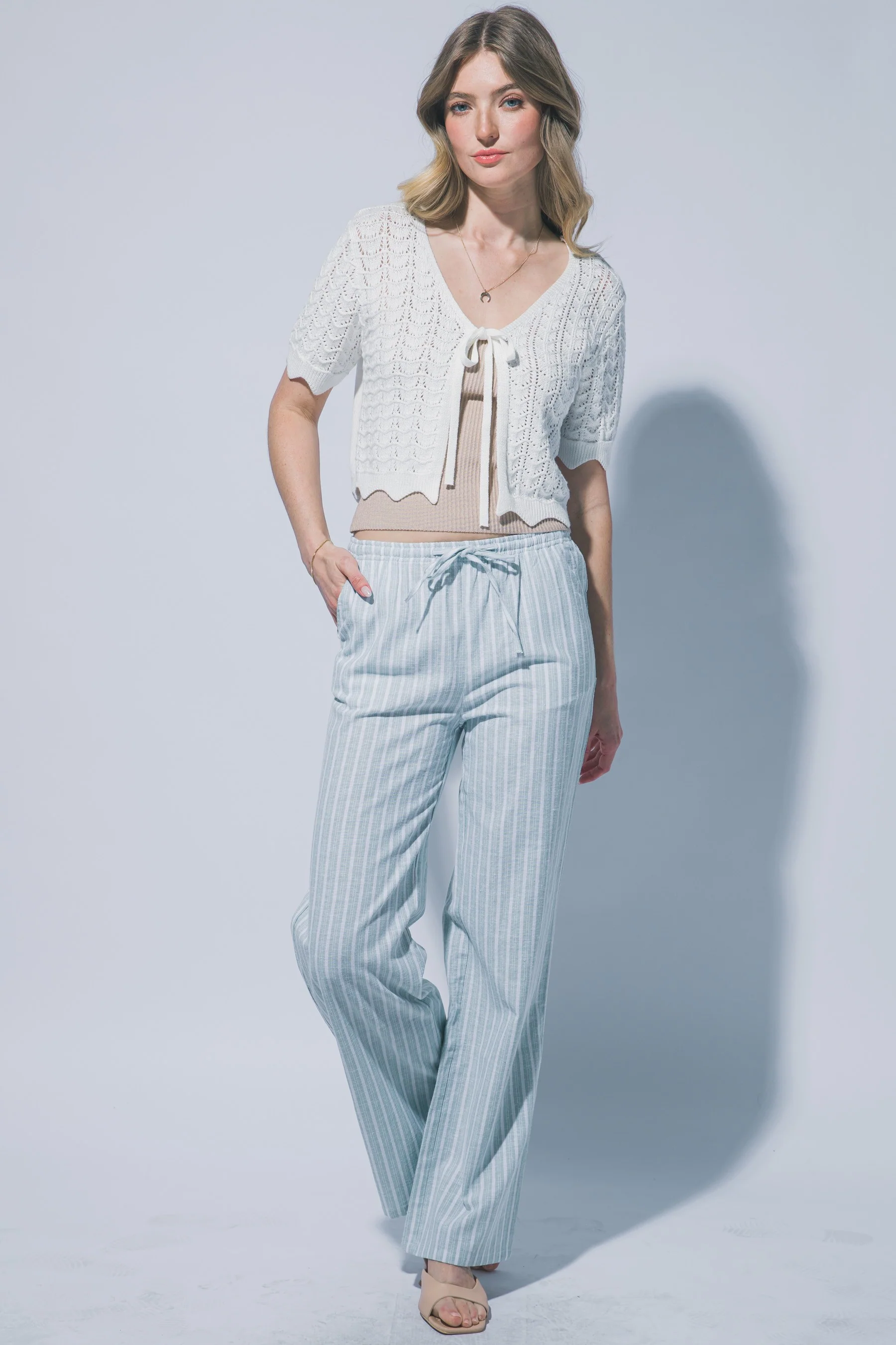 White Petal Crop Cardigan - Image 4
